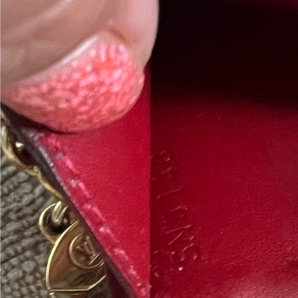 Authentic Louis Vuitton Vernis Cles - Picture 11 of 11